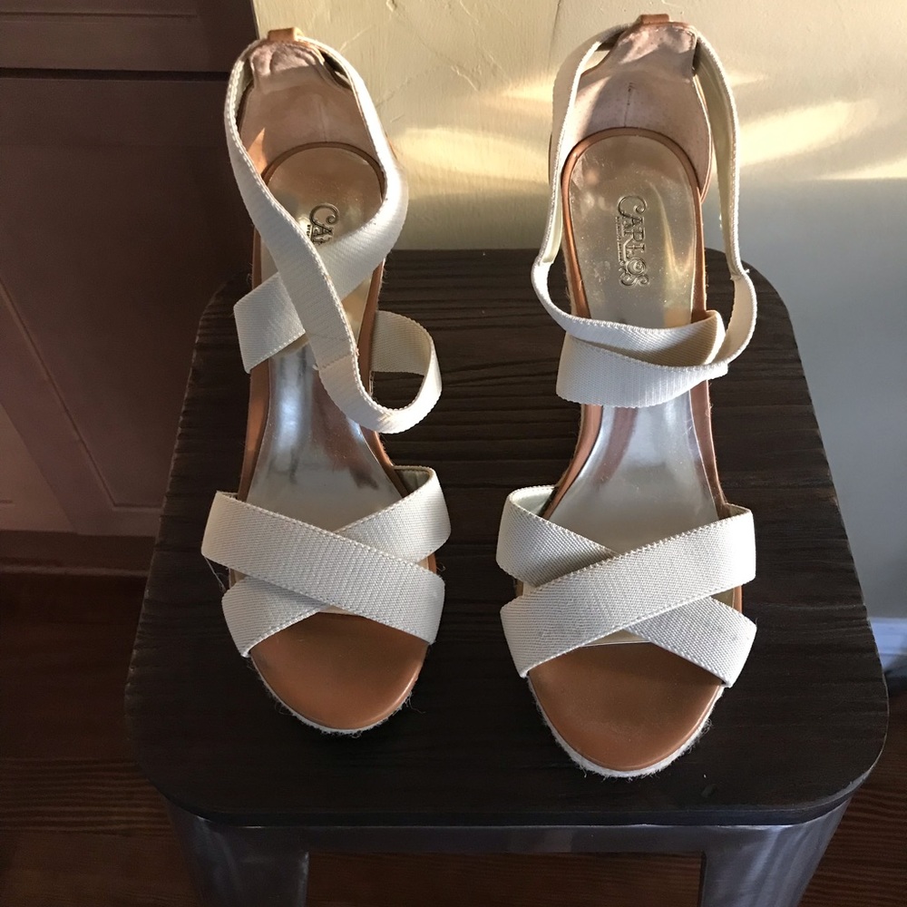 Carlos Santana Sandals color cream.